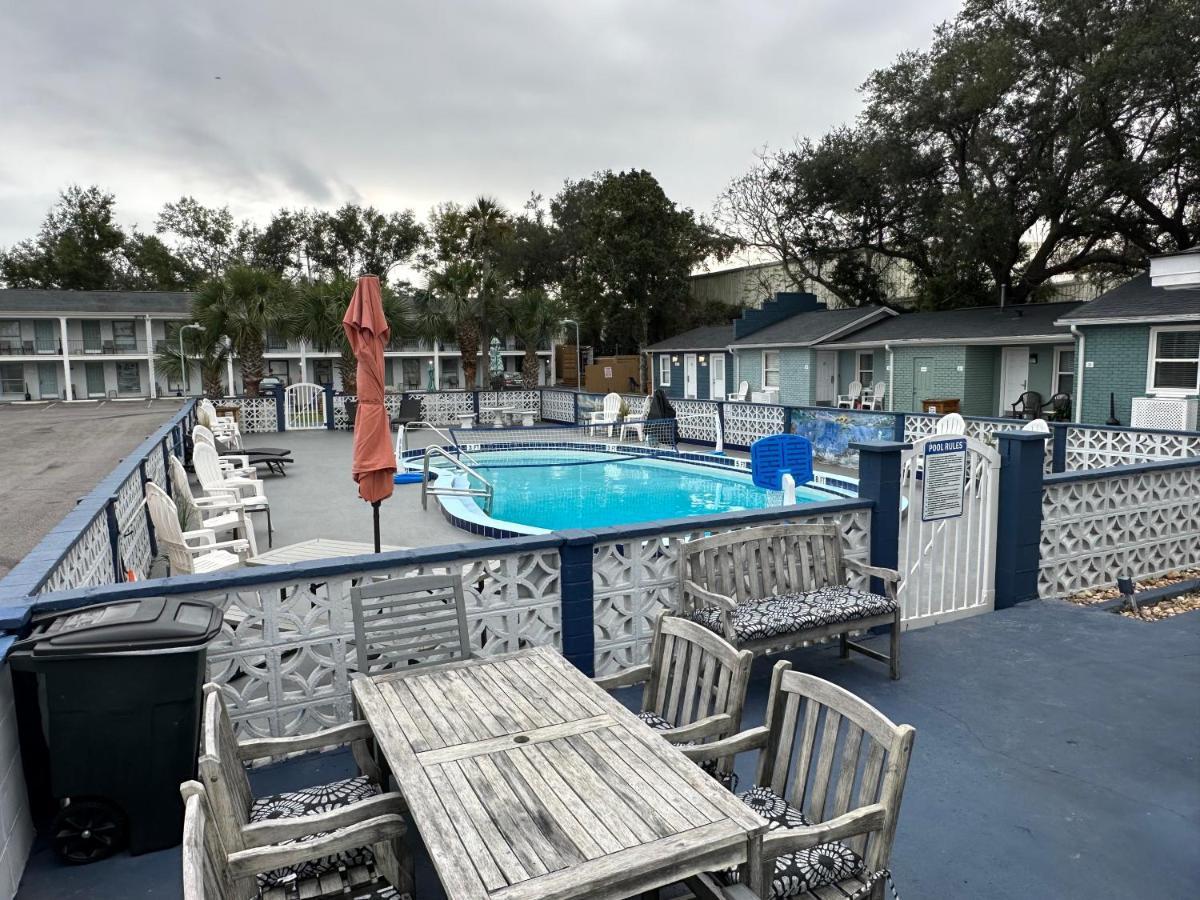 Gulf Coast Inn Гълф Брийз Екстериор снимка